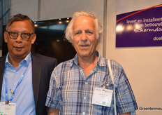 Ron Groenewald of Doek en Draad had Peter van Adrichem of Loonbedrijf Peter van Adrichem visit the stand.                 